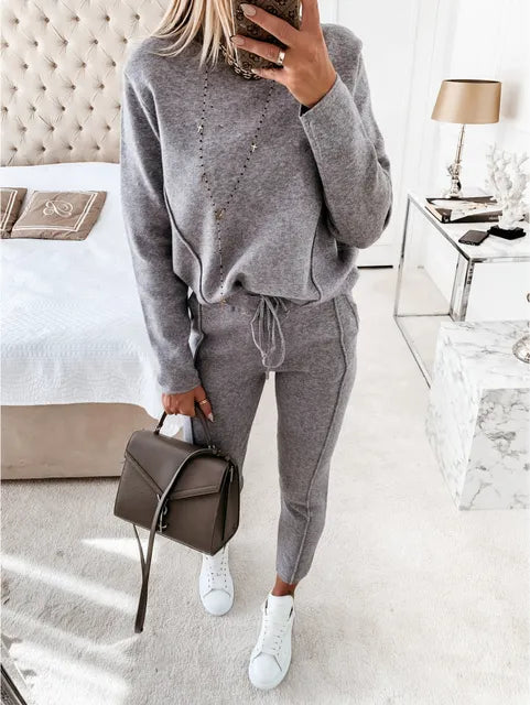 Women's Tracksuit Set - Relaxed Fit Sweatshirt & Joggers - Soft Cotton Blend